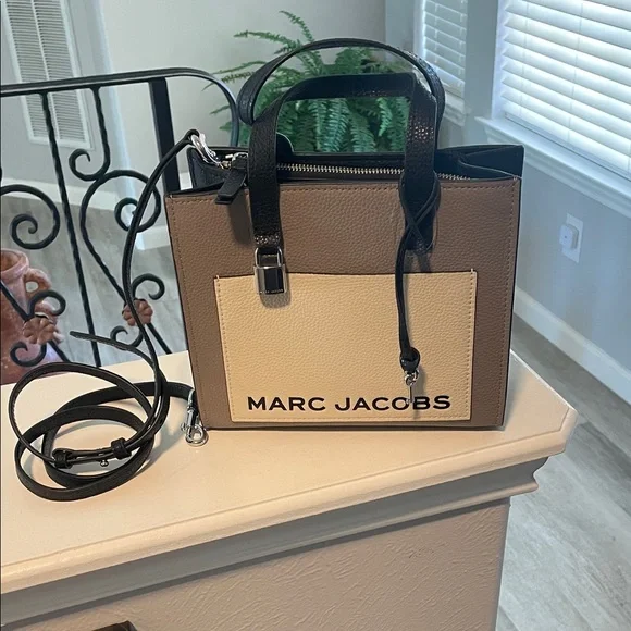 Marc Jacobs Taupe, Cream & Black Leather Tote - Picture 4 of 10